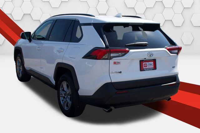 Used 2025 Toyota RAV4 XLE FWD image 3
