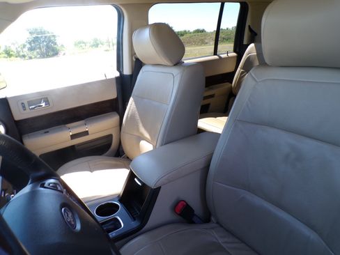 Used 2016 Ford Flex Limited w/ Equipment Group 301A AWD/4WD image 27