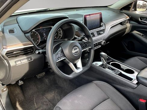 Used 2024 Nissan Altima 2.5 SV image 17