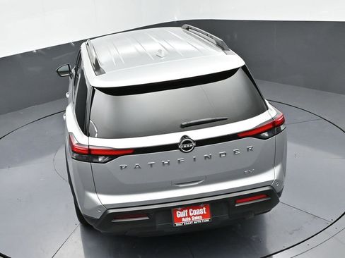 Used 2024 Nissan Pathfinder SV image 41