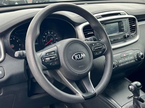 Used 2018 Kia Sorento LX AWD/4WD image 10