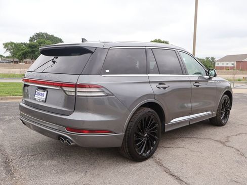 Used 2022 Lincoln Aviator Reserve w/ Equipment Group 201A AWD/4WD image 8
