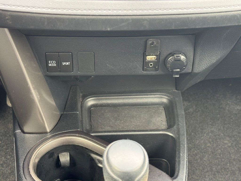 Used 2018 Toyota RAV4 LE w/ All Weather Liner Package FWD image 15