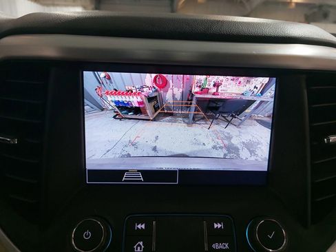 Used 2023 GMC Acadia SLE w/ Driver Convenience Package FWD image 24