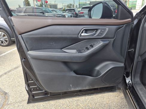 Used 2021 Nissan Rogue SL AWD/4WD image 14