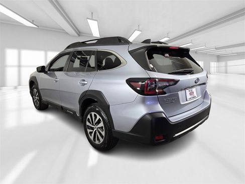 Certified 2024 Subaru Outback Premium image 4