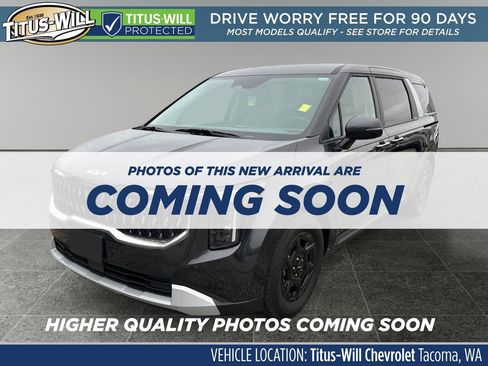 Used 2025 Kia Carnival image 2