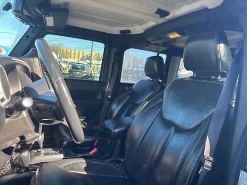 Used 2017 Jeep Wrangler Unlimited Sahara w/ Quick Order Package 24E Chief image 15