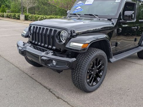 Used 2023 Jeep Wrangler Unlimited Sahara AWD/4WD image 10