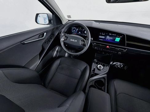 Used 2025 Kia Niro Wind w/ Wind Preserve Package FWD image 11