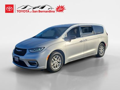 Used 2024 Chrysler Pacifica Touring
