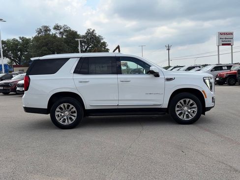 Used 2025 GMC Yukon Denali AWD/4WD image 4