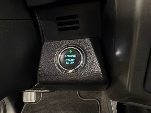 Used 2019 Ford Expedition XLT w/ Equipment Group 202A AWD/4WD image 17