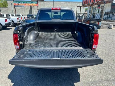 Used 2017 RAM 2500 Big Horn w/ Night Special Edition AWD/4WD image 9