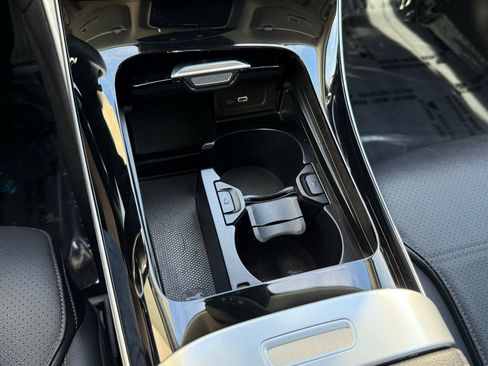 Used 2023 Mercedes-Benz C 300 Sedan image 29