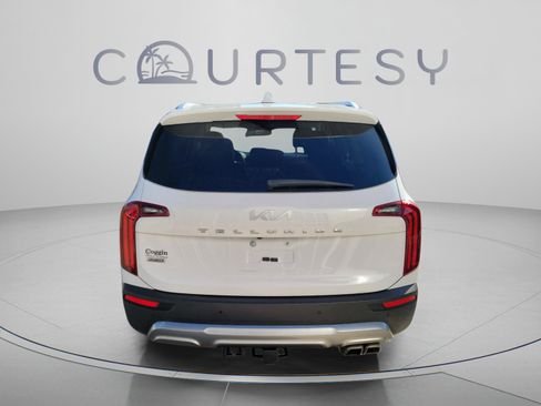 Used 2022 Kia Telluride SX w/ SX Prestige Package AWD/4WD image 3