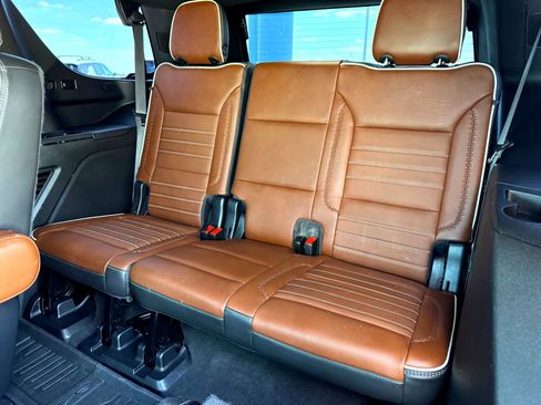 Used 2023 GMC Yukon Denali Ultimate image 20