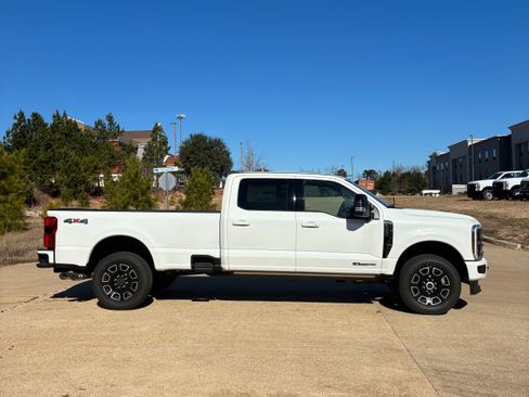 New 2026 Ford F250 Platinum image 4