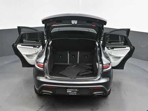 New 2025 Porsche Macan image 43