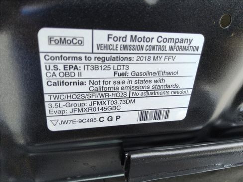 Used 2018 Ford Explorer XLT w/ Equipment Group 202A FWD image 11