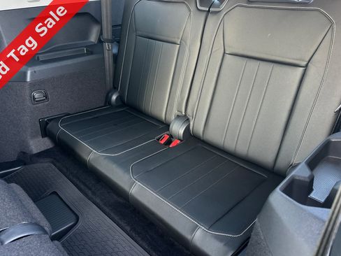 Certified 2022 Volkswagen Tiguan SE w/ Panoramic Sunroof Package image 15