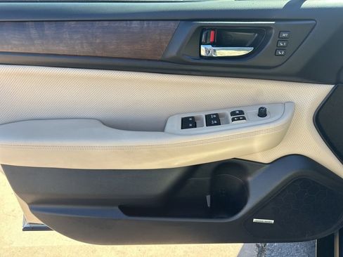 Used 2017 Subaru Outback 2.5i Limited image 17