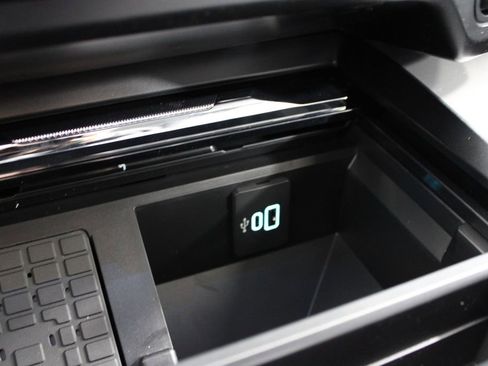 New 2026 Ford F250 Lariat w/ Black Appearance Package image 48