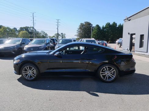 Used 2016 Ford Mustang Premium image 9