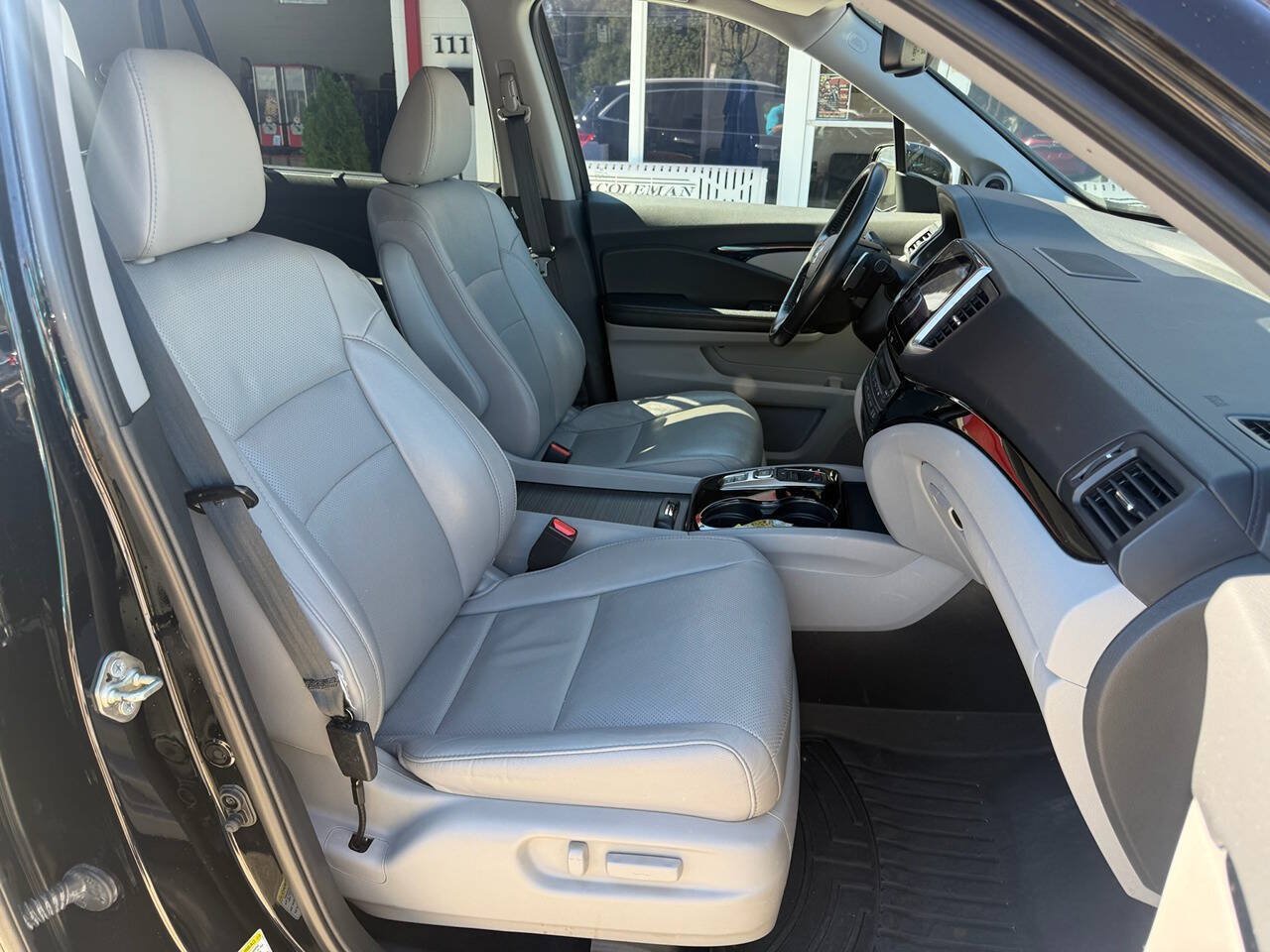 Used 2016 Honda Pilot Elite image 3