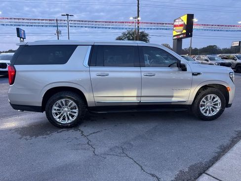 Used 2021 GMC Yukon XL SLT w/ Rear Media and Nav Package image 14