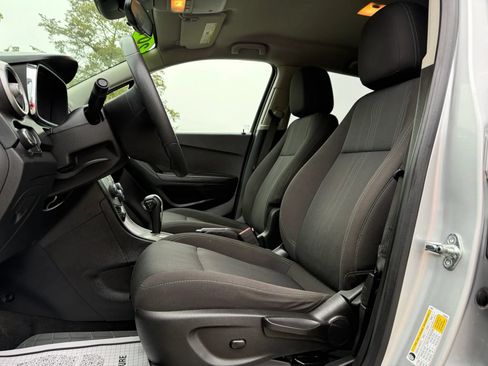 Used 2016 Chevrolet Trax LT FWD image 10