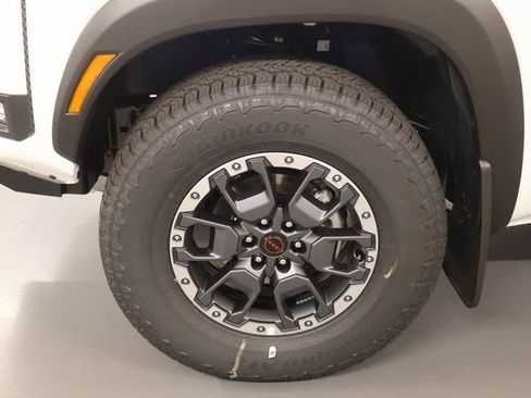 New 2026 Nissan Frontier PRO-4X w/ Pro-4x Convenience Package AWD/4WD image 8