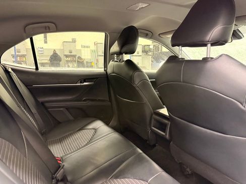 Used 2019 Toyota Camry SE image 22