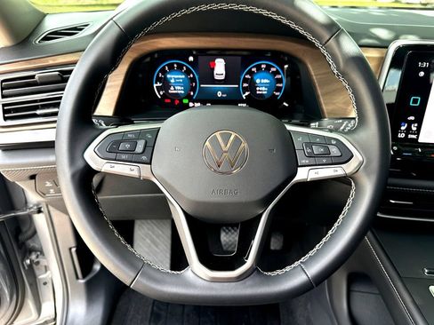 Certified 2026 Volkswagen Atlas SE FWD image 15