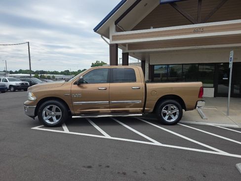 Used 2012 RAM 1500 Big Horn w/ Luxury Group RWD image 3