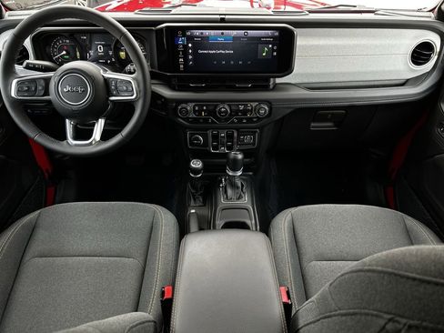 Used 2025 Jeep Wrangler Unlimited Sahara w/ Safety Group AWD/4WD image 11