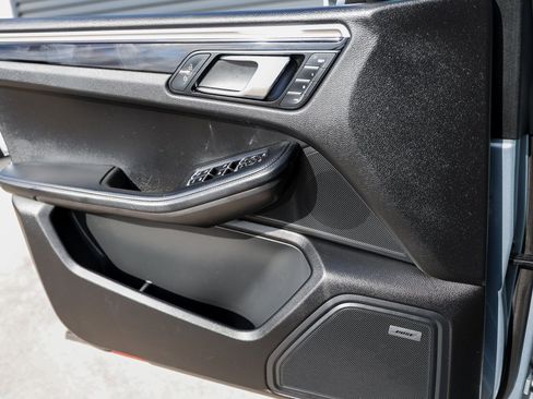 Certified 2019 Porsche Macan image 23