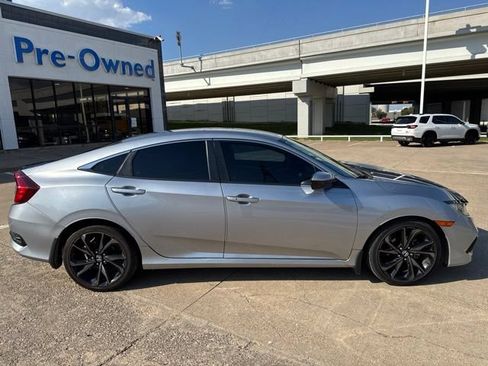 Used 2019 Honda Civic Sport image 2