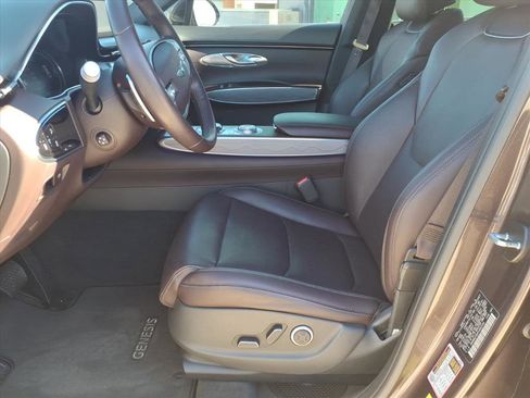 Certified 2023 Genesis GV70 2.5T w/ Advanced Package image 22