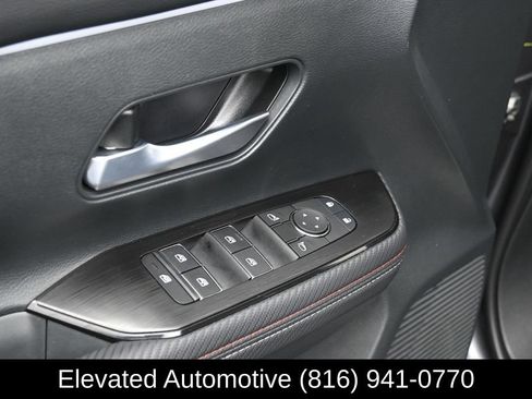 Used 2025 Nissan Kicks SR w/ Illumination Package AWD/4WD image 12