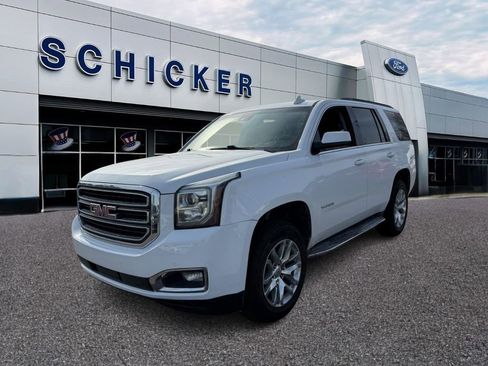 Used 2017 GMC Yukon SLT image 3