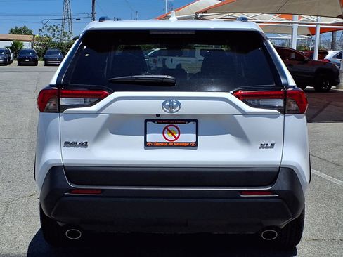 Certified 2025 Toyota RAV4 XLE FWD image 5