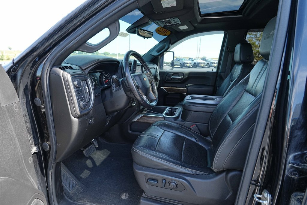Used 2022 Chevrolet Silverado 3500 High Country AWD/4WD image 11