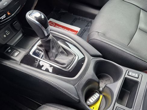 Used 2020 Nissan Rogue SL FWD image 16