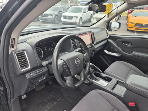 Used 2023 Nissan Frontier SV w/ Technology Package image 14