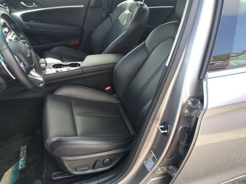 Used 2025 Genesis G70 2.5T RWD image 19