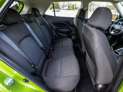 Used 2021 Hyundai Venue SE image 33