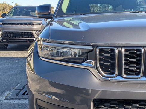 Used 2023 Jeep Grand Cherokee L Laredo image 8