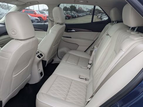 Used 2023 Buick Envision Avenir image 27