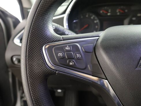 Used 2021 Chevrolet Malibu LT image 38